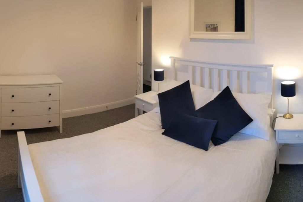 Glenfinnan - Two Bedroom Apartment ดันเฟิร์มลิน ภายนอก รูปภาพ