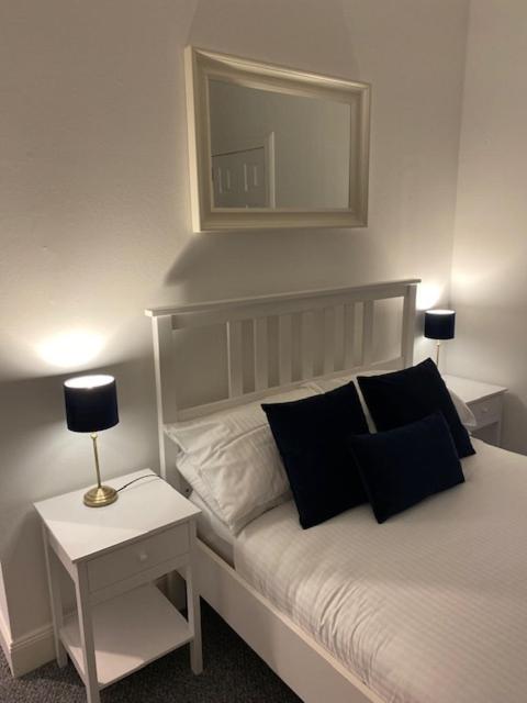 Glenfinnan - Two Bedroom Apartment ดันเฟิร์มลิน ภายนอก รูปภาพ