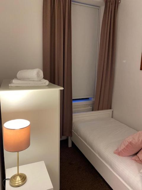 Glenfinnan - Two Bedroom Apartment ดันเฟิร์มลิน ภายนอก รูปภาพ